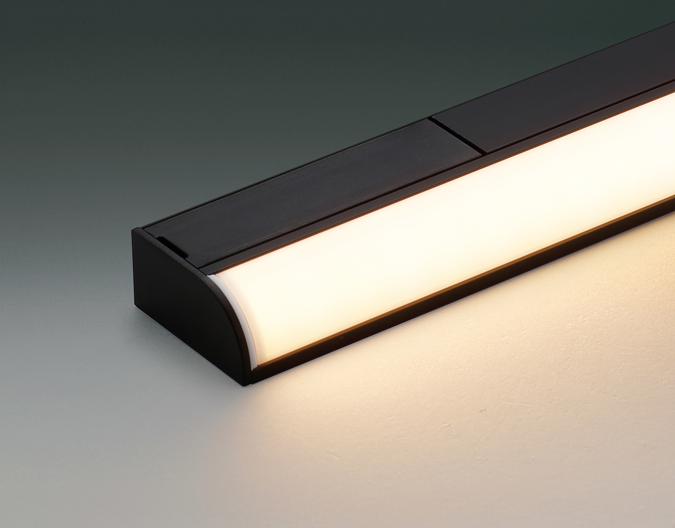 電源一体型間接照明シリーズをリニューアル発売 「ライトバー間接照明
