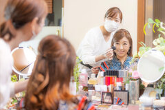 Makeup Artist Satomi Katsuragi  (メイク時はマスクを外しております。)