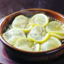 広島県産真牡蠣と瀬戸内レモンのアヒージョ