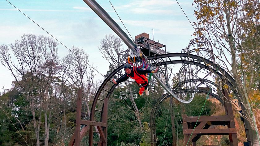ネスタリゾート神戸
大自然の壮大さを生身で体感して、
全身からほとばしる強烈な興奮を!
ここでしか体験できない大空の大冒険
「スピード・ホーク」