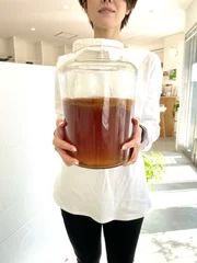 KOMBUCHA(1次発酵／大きさがわかるもの)