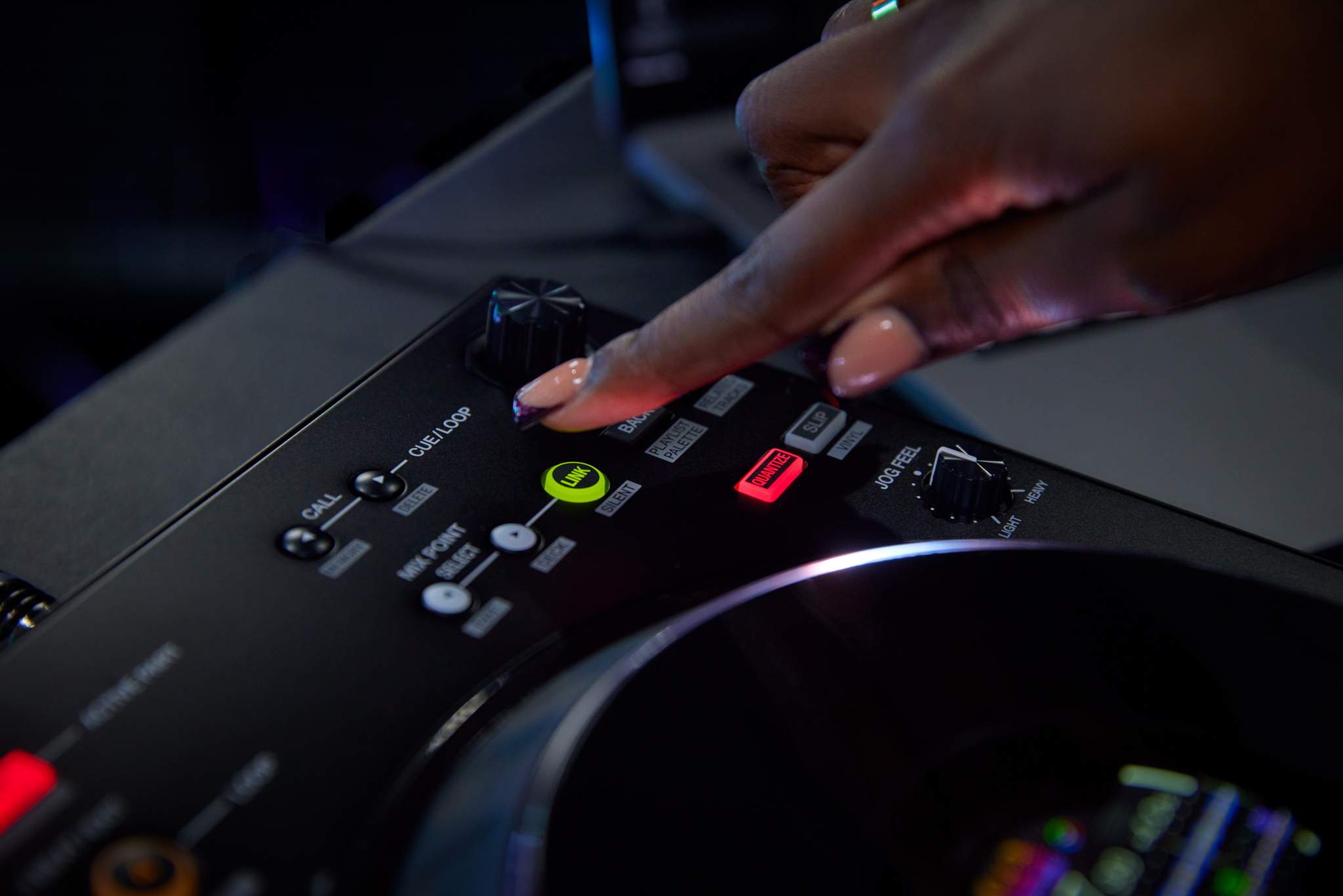 rekordbox・Serato DJ Pro対応4ch DJコントローラー「DDJ-FLX10」が