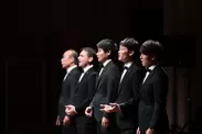 男性ボーカルグループによる五重唱