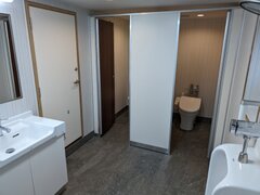 男性用トイレの内観