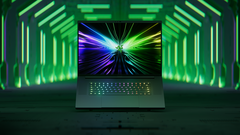 Razer Blade 18 - キービジュアル(*2)