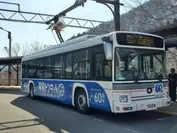 バス開通60周年ラッピングバス