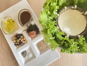 新メニュー　自家製豆腐を使った「オーガニックトーフビーガンサラダ」。数種類の薬味で食感・味の変化をお楽しみください(1,650円税込)