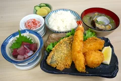 ミックスフライ定食　1,680円(税込)