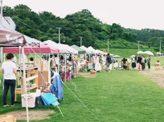 「山の上の陶器市」