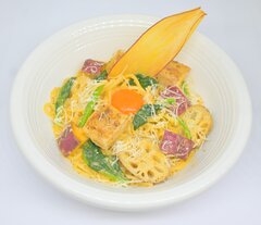 秋野菜と阿波どりのおいもナ～ラ