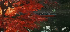 弘前公園中濠紅葉観光舟