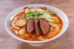 燻製鴨の根菜アラビアータトマト麺