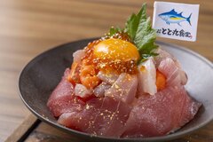 とと丸マグとろろ月見丼　2,180円