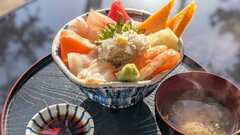 海鮮丼の店舗も複数あります