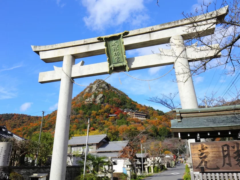 勝運の神様が祀られている「太郎坊宮」