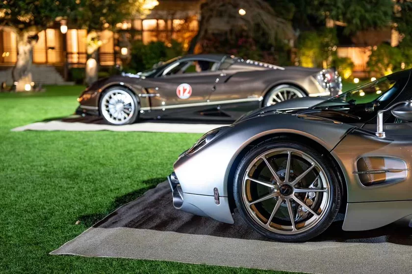 Huayra Roadster HPとUtopiaの展示風景