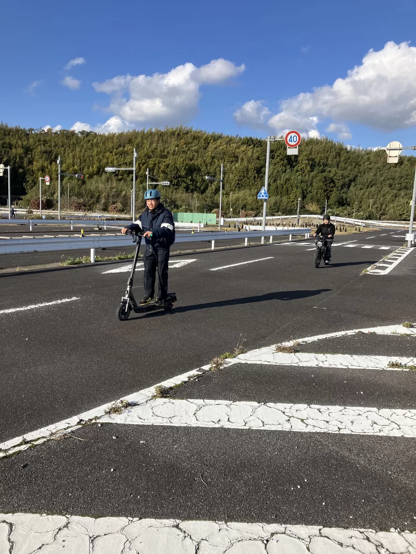 警察官による走行