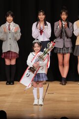 小学生部門 グランプリ 大井 咲さん 受賞の様子