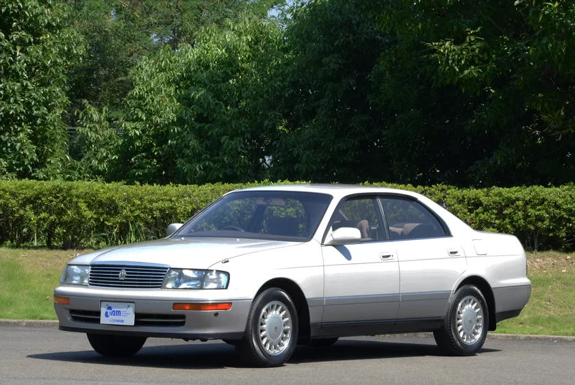 【9代目】トヨタ クラウン ハードトップ JZS143型(1992年)