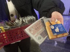 夜のパトロールで配る物品