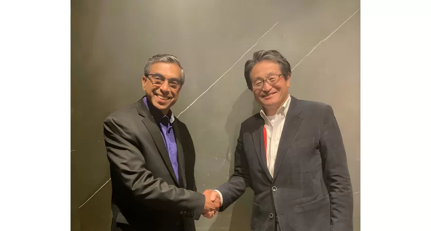 左：米Aryaka Networks Inc. Chief Executive Officer Shailesh Shukla 様　右：日本情報通信株式会社 代表取締役社長執行役員 桜井 伝治