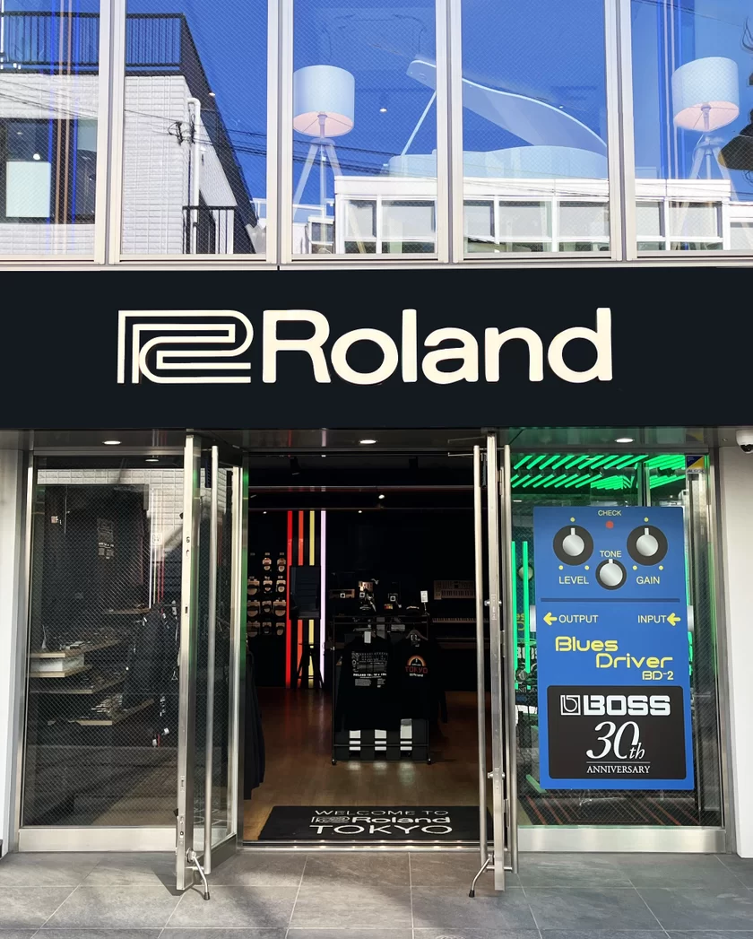 「BD-2」デザインのデコレーションを施したRoland Store Tokyoのイメージ