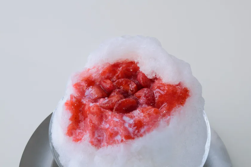 いちごのコンポートもごろっと入っています!