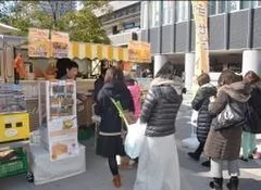 行列のできるキッチンカー