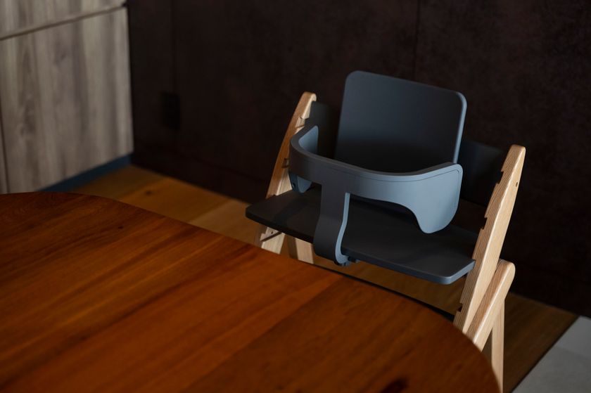 「UMITO 熱海 別邸」に、moji多機能ハイチェアYIPPYを納入
宿泊施設の付加価値向上と今後の更なる展開を目指す