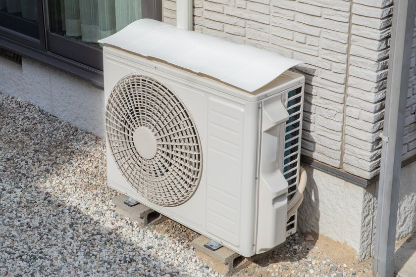 幅調整可能な簡単マグネット取付室外機カバーが
12月下旬発売