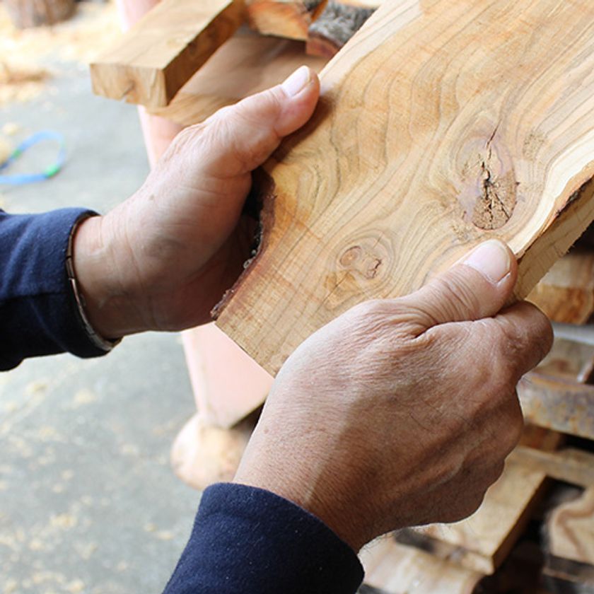 リビングデザインセンターOZONEで手仕事と出会う
「つくり手の『手』展 ― その手が語るストーリー ―」
2026年2月3日(火)まで開催