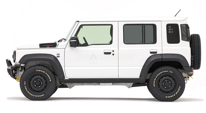 【東京オートサロン2026】
ジムニーカスタムのパイオニア「アピオ」が32年ぶりに出展!
独自の美学を凝縮した最新デモカー3台を
一挙公開&先行発売の物販も実施!