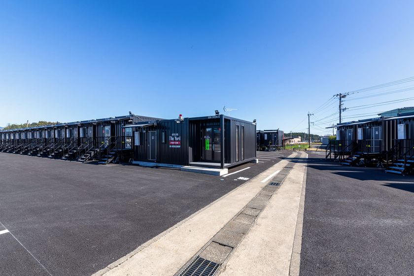 宮崎県小林市にコンテナホテル
「HOTEL R9 The Yard 小林細野」が
2026年2月11日(水)開業予定!