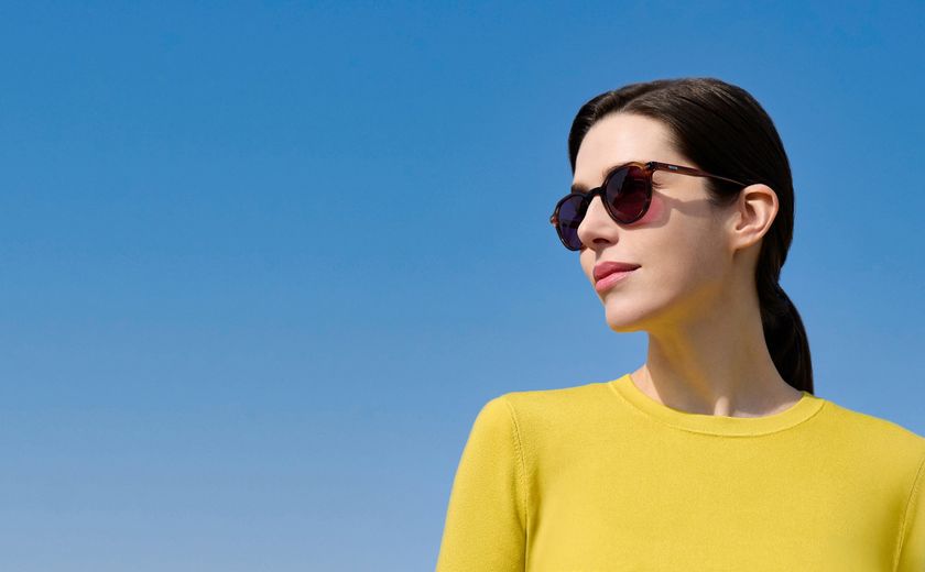 調光レンズ新色発売のご案内
ZEISS調光レンズ「ZEISS PhotoFusion X」に
新色Burgundy(バーガンディ)が新登場