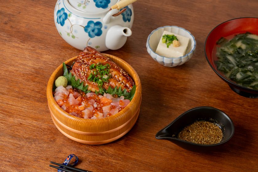 地元の伝統食と海鮮の贅沢コラボ!
若狭おばまの醤油干しと若狭の地魚を使用した2種類の新メニュー
「鯖濱丼」、「穴子濱丼」が2026年1月10日(土)より販売開始!