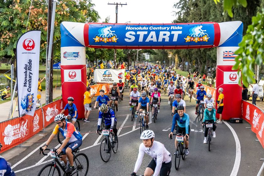 絶景のオアフ島を駆け抜ける、
自転車で楽しむ人気のリゾートライドイベント
「ホノルルセンチュリーライド2026」
参加ライダー募集開始!!
