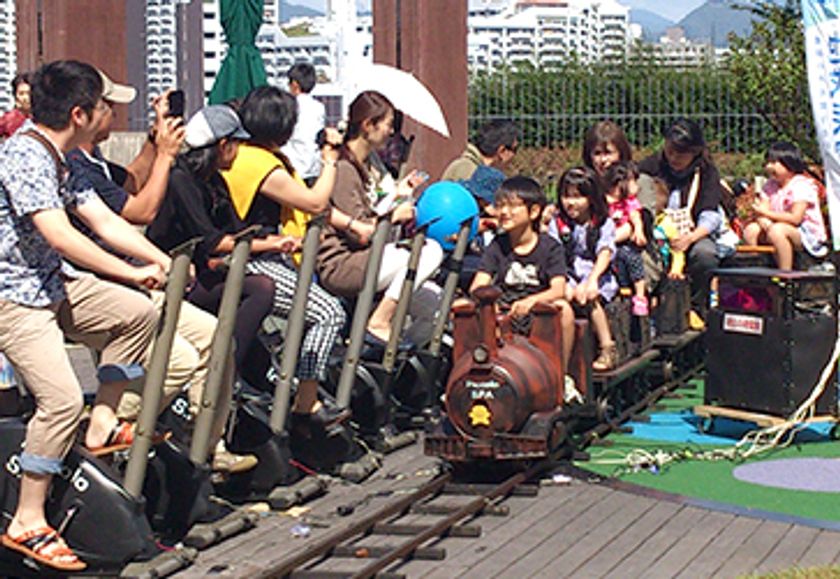 御影クラッセ
電気は自分たちで作る!?
「人力発電」で動く不思議な遊園地が1日限定オープン
甲南大学のチアショーも同時開催!