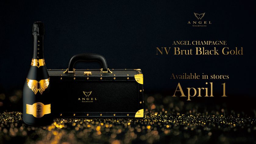ラグジュアリーシャンパーニュ“ANGEL CHAMPAGNE”
ブランドの原点『ANGEL CHAMPAGNE NV Brut Black』に
新色『ANGEL CHAMPAGNE NV Brut Black Gold』登場!
