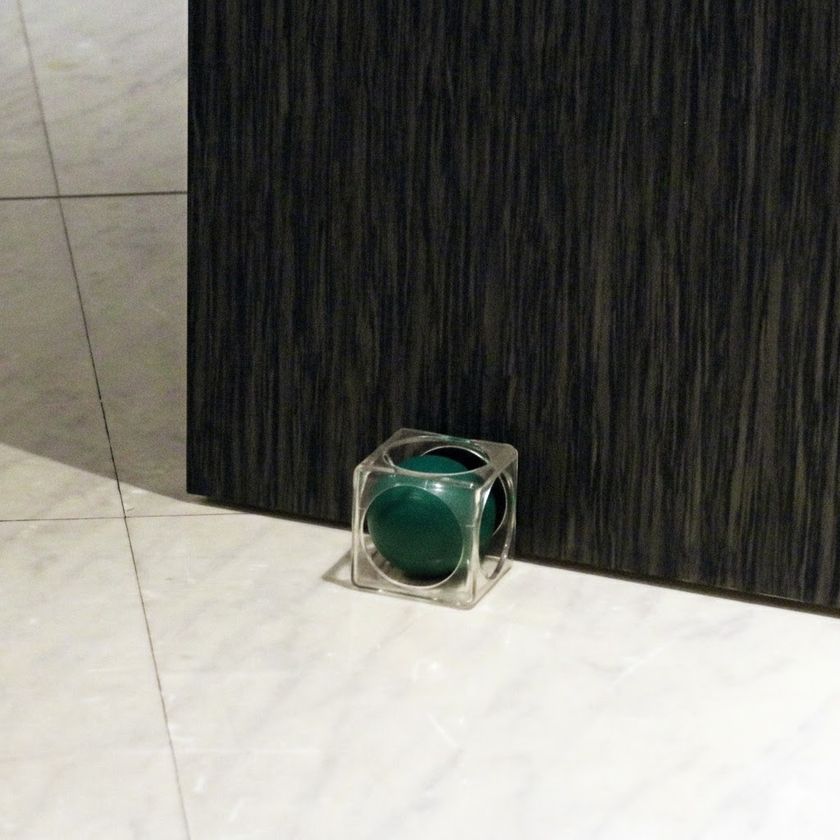 三洋のドアストッパーシリーズ「ドアキューブ」に
和を感じる新色「深緑」が登場!