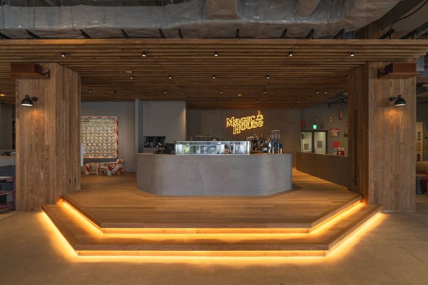 コーヒー×アート×コミュニティが交差するカフェ
「MAGIC HOUSE」が世田谷通り コリーヌ馬事公苑にオープン