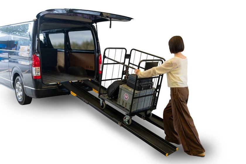 映像・音響現場の搬入負担を軽減!カゴ台車ごと車両に積み込み
最大3mの車両積込スロープ「バンロード」4/20(月)発売