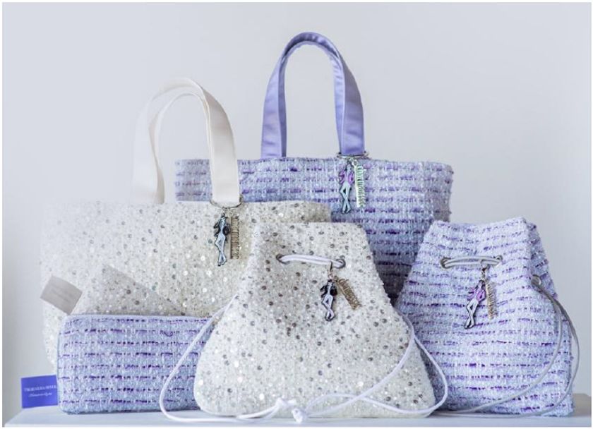 宝塚歌劇オフィシャルショップ「キャトルレーヴ」
BAG&FASIONブランド
「Charmant Sac(シャルマント サック)」との
初コラボレーショングッズ発売!
2026年3月26日(木)発売