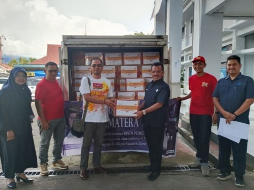 世界ラーメン協会、インドフード・インドネシア日清
と共同でインドネシア・スマトラ島の豪雨被災者へ
計6.5万食の即席めんを提供