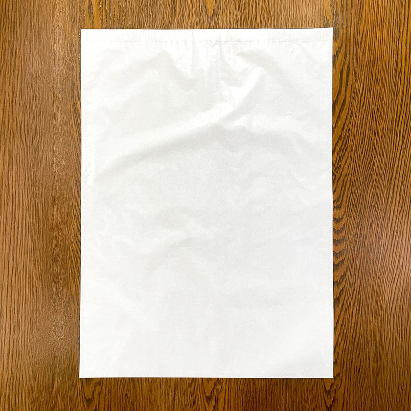 従来比3倍の超大型サイズ!
アパレル業界の脱プラを強力サポートする
半透明紙包材【グラスパックXL】新発売