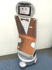 おもてなしロボット“コンシェルジュ”