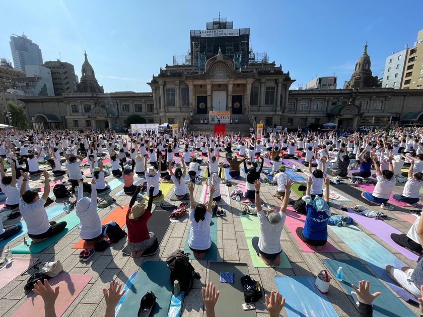 駐日インド大使館主催「国際ヨガの日2026」を
6/21に築地本願寺で開催、参加無料・事前登録制