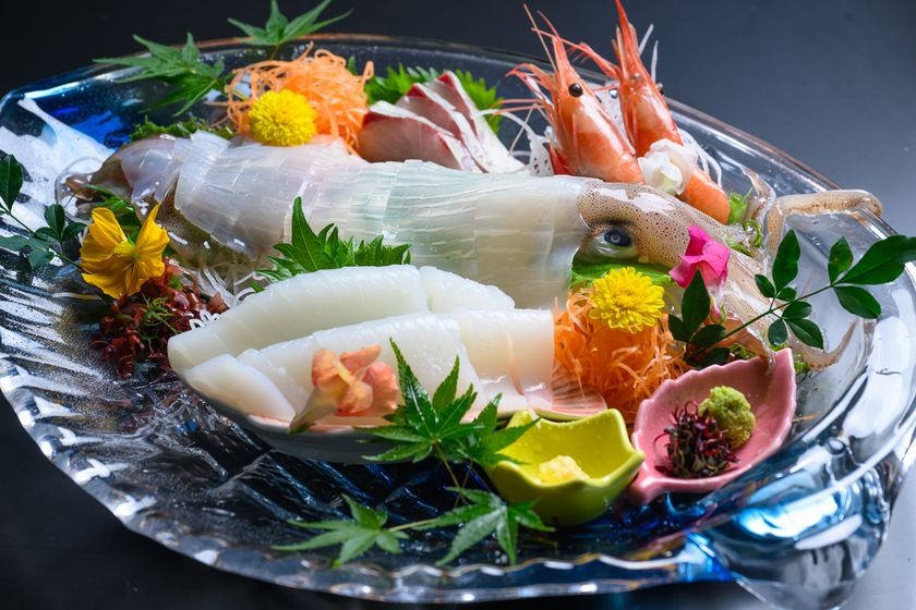 1人でイカ2杯を食べ比べ!旬のアオリイカ&京丹後イカ漁火
京丹後・海舟が秋限定の贅沢宿泊プランを販売開始