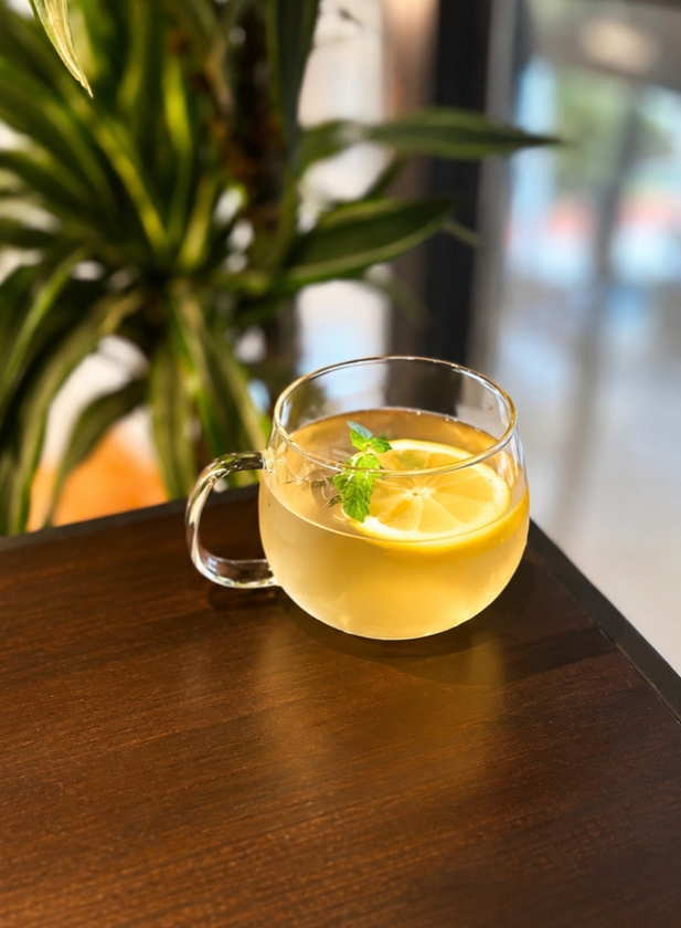 猛暑の大阪で、涼と塩分を一杯に!
北区のペット同伴カフェが「ソルティーレモンジュース」を無料配布