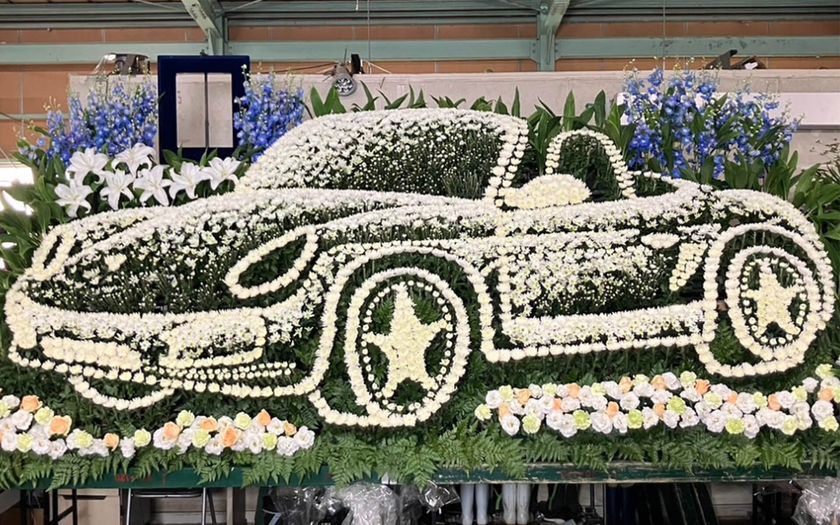 秋のお彼岸を前に、故人らしさを花で表現
フレシードが思い出を語り合う花祭壇を提案
