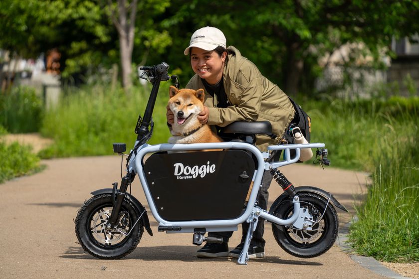 愛犬と一緒にお出かけ!
特定小型原付の新モデル「Doggie_Lite」の一般販売を開始、
現在10月納品分の予約を受付中!